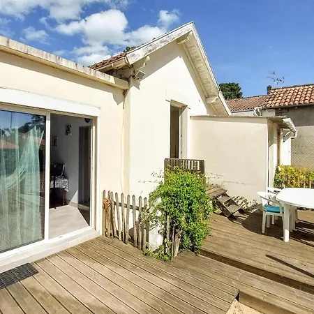 1 Bedroom Gorgeous In Saint-georges-de-didon