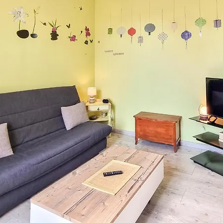 1 Bedroom Gorgeous In Saint-georges-de-didon Vakantiehuis