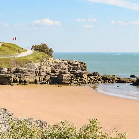 Amazing In Saint-georges-de-didon *