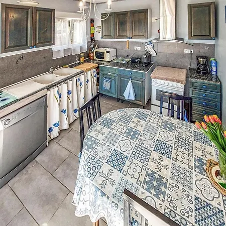1 Bedroom Gorgeous In Saint-georges-de-didon *